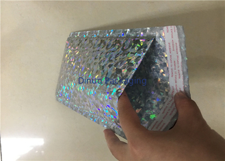 হোলোগ্রাফিক রঙীন বাবল মোড়ানো মিলার প্যাডেড পার্সেল ব্যাগ জলরোধী