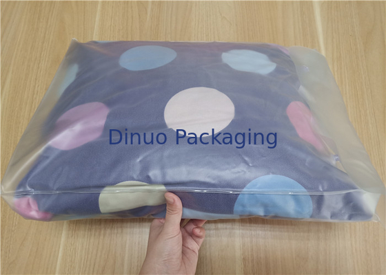 Pillow এবং চার টুকরা Suit প্যাকেজ জন্য বোতাম সঙ্গে পিভিসি প্যাকেজিং ব্যাগ সাফ করুন
